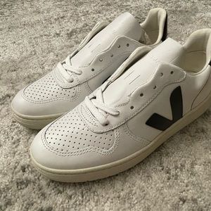 VEJA V-10 Black and White Sneakers